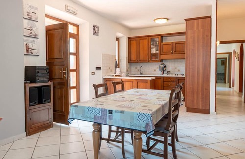 Acquaviva Apartamento | Apartment 'Isidora' with Private Garden, Wi-Fi and Air Conditioning