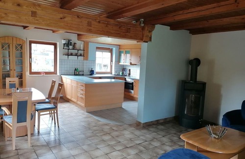 Kaltental Casa | 3-bedroomed holiday house with garden and double garage for up to 6 guests