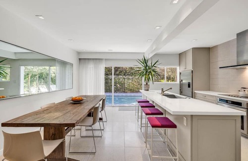 El Portal Casa | Artist Den Cozy Home with Pool and Parking