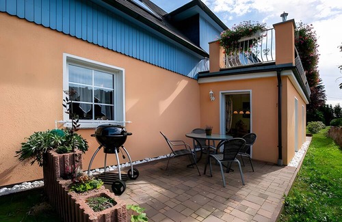 Bad Brambach Apartamento | Pension 'Schmidt' with Lake View, Private Terrace and Wi-Fi