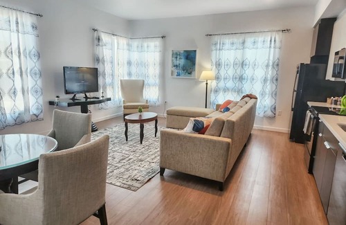 Little Tokyo Hotel | Urban Escape Stylish 1BR Retreat in fabulous Los Angeles
