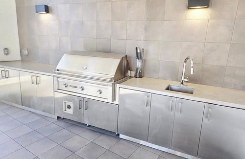 Little Tokyo Hotel | Urban Escape Stylish 1BR Retreat in fabulous Los Angeles