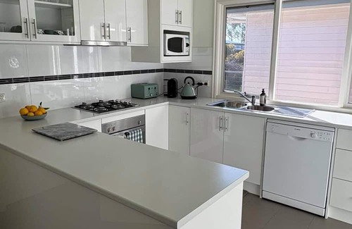 Neerim South Casa | Neeri Home is a central, peaceful retreat with enough room for everybody.