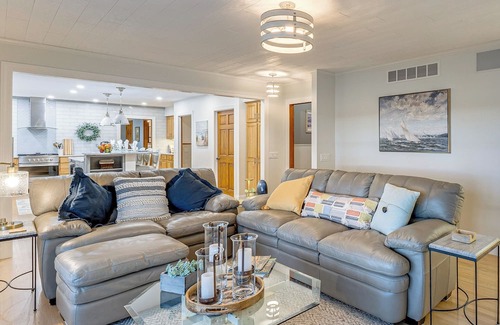 Earlville Casa | Patio & Water Views: Serene Bohemia River Escape!