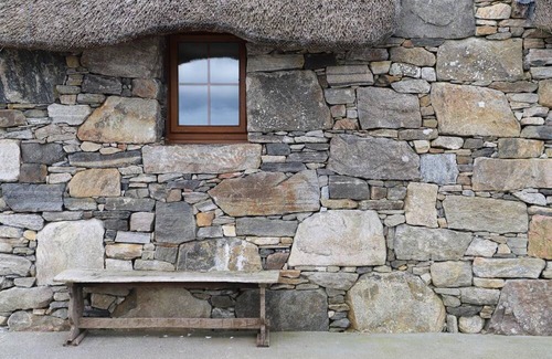 Aisgernis Cabaña | Thatched Cottage near beach, Luxury Rooms, Fully kitted kitchen, drying room,