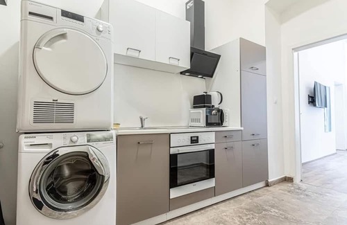 Penzing Apartamento | Comfy Apartment | Steps from Schönbrunn Gardens