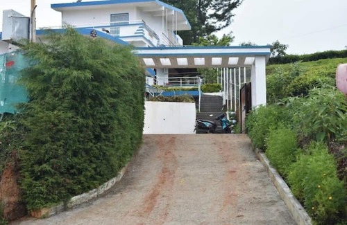 Ooty Cabaña | Kathiresan's Diamond hill view cottage