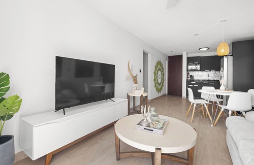 Eleanor Roosevelt Apartamento | Private Terrace | Minutes to Condado | Pet Friendly | Essential Amenities