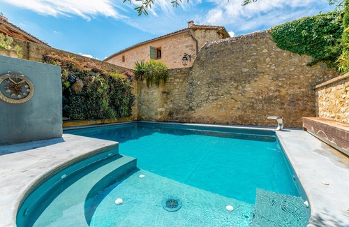 Collias Apartamento | Room 'Chambre 11' with Shared Pool, Wi-Fi and Air Conditioning