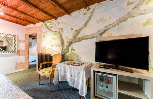 Collias Apartamento | Room 'Chambre 11' with Shared Pool, Wi-Fi and Air Conditioning