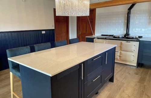 Dingwall Casa | Abalone Accommodation -Large home for group/family holidays