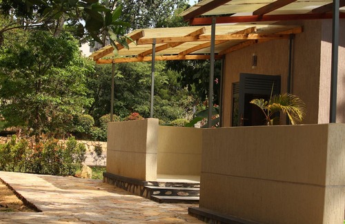 Entebbe Cabina | Tranquil forest cabin in Entebbe