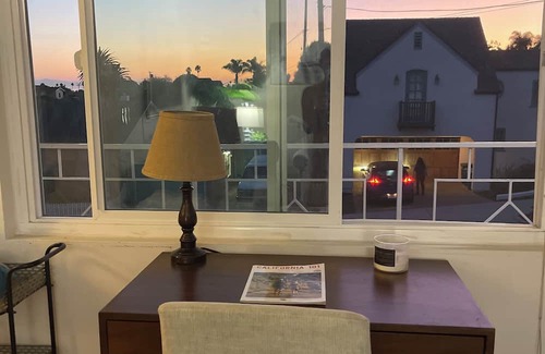 The Mesa Apartamento | Charming, ideally located 1-bedroom apartment on the mesa in Santa Barbara