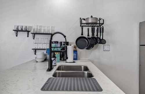 Hyde Park Apartamento | 1BD Luxe Stay, Comfy Beds, Near downtown