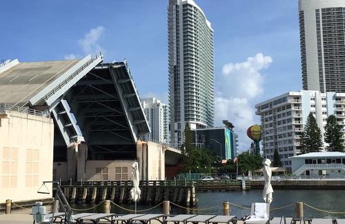 Hallandale Beach Apartamento | BeachWalk Condo with Beach Club, 1bed 1bath
