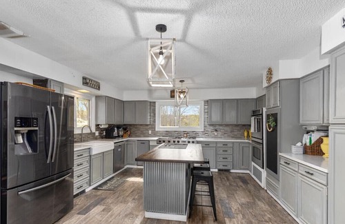 Decatur Casa | Huge Estate Property w/ indoor pool, sauna, hot tub, sleeps up to 28 Weddings!