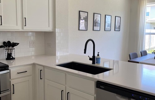 Manor Casa | Manor Vacation Rental w/ Yard: 15 Miles to Austin!