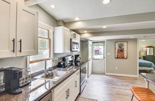 White Island Shores Cabaña | Cottage on Private Pond w/ Beach in Wareham