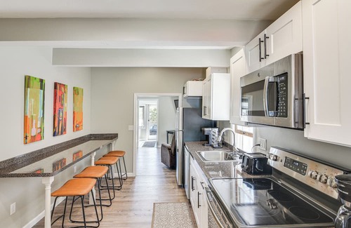 White Island Shores Cabaña | Cottage on Private Pond w/ Beach in Wareham