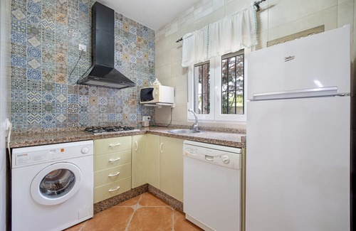 Chiclana de la Frontera Villa | Villa 'Chalet Good Vibes' with Private Pool, Wi-Fi and Air Conditioning