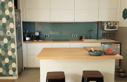 Crest Casa | Town house with terrace and garden