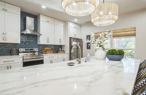 New Braunfels Casa | River Front Luxe House With Amazing Views and King be Guadalupe Float Path 3 Decks, Out Door Shower