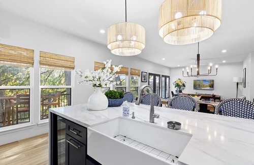 New Braunfels Casa | River Front Luxe House With Amazing Views and King be Guadalupe Float Path 3 Decks, Out Door Shower