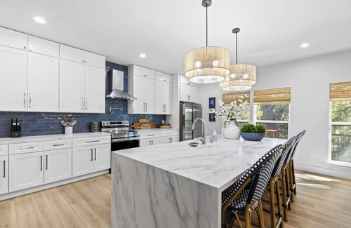 New Braunfels Casa | River Front Luxe House With Amazing Views and King be Guadalupe Float Path 3 Decks, Out Door Shower