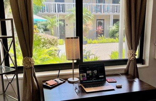 Delray Beach Apartamento | On The Avenue, Location, Location, Location