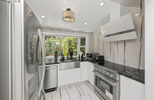 Allied Arts Casa | 2BR Home in Menlo Park Near Stanford University!