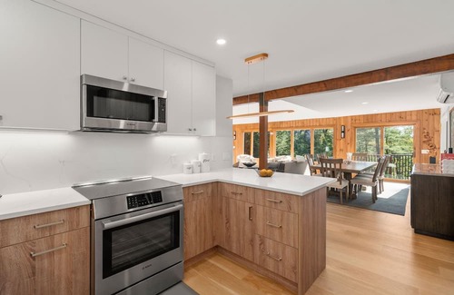 Grantham Chalet De Esquí | Luxury retreat in Eastman community near mount Sunapee, Dartmouth College.