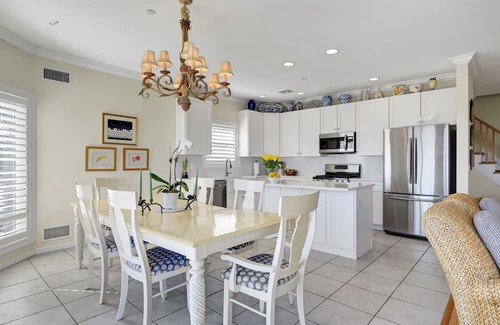 West Hampton Dunes Casa | Dune Rd Oceanfront 4BR West Hampton Dunes