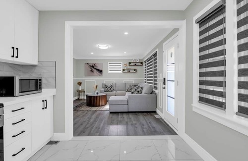 Windsor Apartamento | Luxury 2 bedroom apartment in south Windsor, 2 minutes from Ambassador bridge.