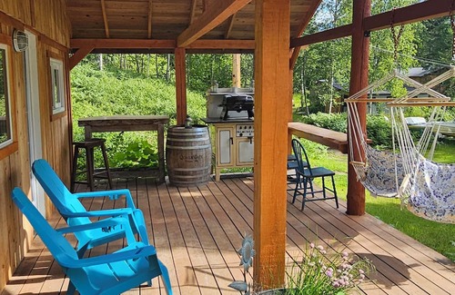 Kaslo Cabina | Purcell Cabin at Paradise Hills