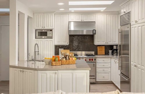 Eastern Malibu Apartamento | Aqualina by Stay Awhile Villas