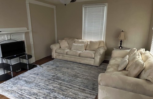 West Washington Casa | Centered downtown for a quick walk/drive to all the city has to offer