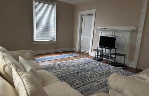 West Washington Casa | Centered downtown for a quick walk/drive to all the city has to offer