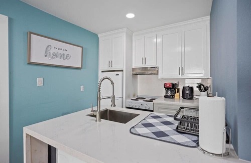 South Central Houston Apartamento | 2BD Unique HTX: Fast Wi-Fi, Free Parking, Full Gym