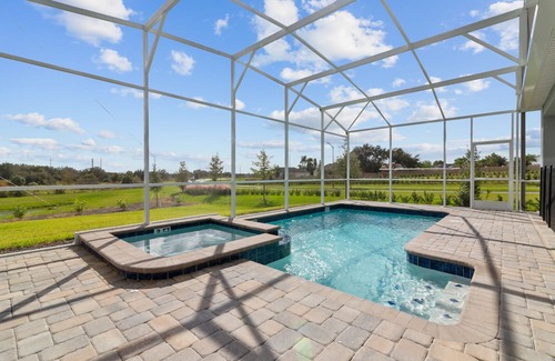 Davenport Condominio | Lovely Pool Home with Spa and Game Room-1620MC
