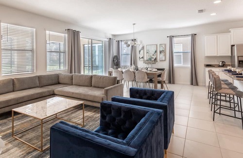 Loughman Casa | Relaxing 6 Bed Pool Home Great Location-5268OA