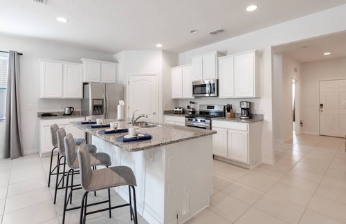 Loughman Casa | Relaxing 6 Bed Pool Home Great Location-5268OA