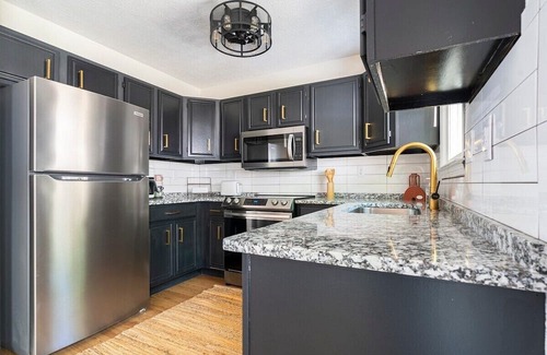 Lexington Casa | This house is a 2 bedroom(s), 1 bathrooms, located in Lexington, KY.
