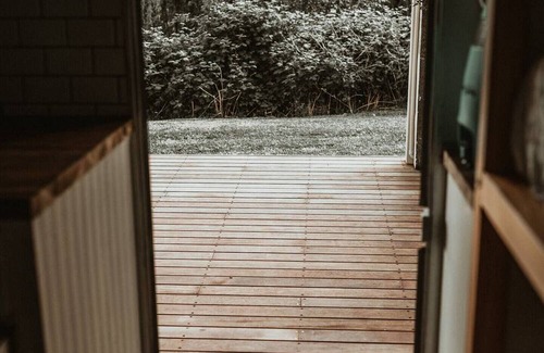 Mylor Casa | A chic vintage caravan in an idyllic setting.nPure escapism in the Hills.