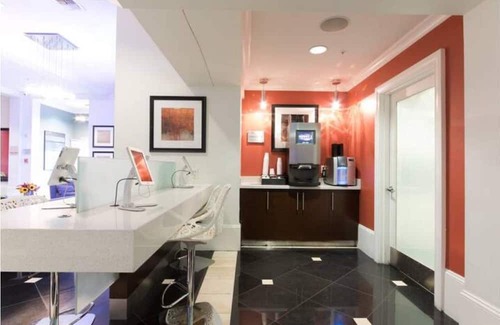 Westwood Apartamento | Luxury Apartment with Outdoor Heated Pool L01a