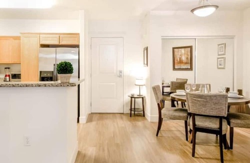 Westwood Apartamento | Penthouse Fountain View 2 Bed 2 Bath Apartment G19