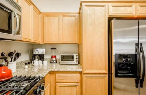 Westwood Apartamento | Penthouse Fountain View 2 Bed 2 Bath Apartment G19