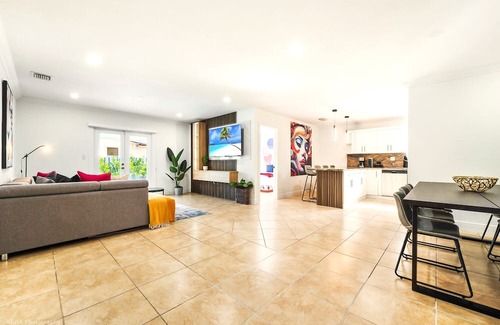 Westchester Casa | Le Femme Paradise/ Heated Pool/ Game Room!