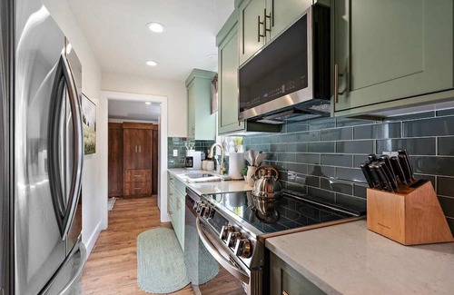 North End Casa | Boise Bungalow by Velo N End Studio w Hot Tub