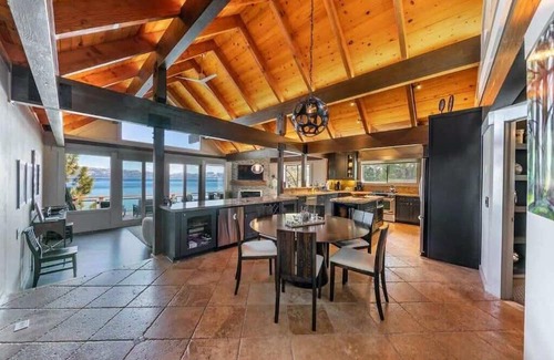 Tahoe City Casa | Luxurious 4 Bedroom Lakefront | Unit 131