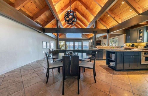 Tahoe City Casa | Luxurious 4 Bedroom Lakefront | Unit 131
